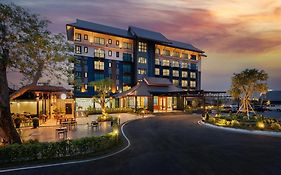 The Horizon Groove Hotel